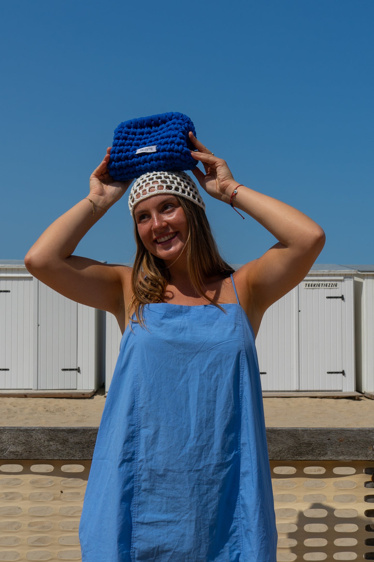 SMALL CLUTCH ELECTRIC BLUE