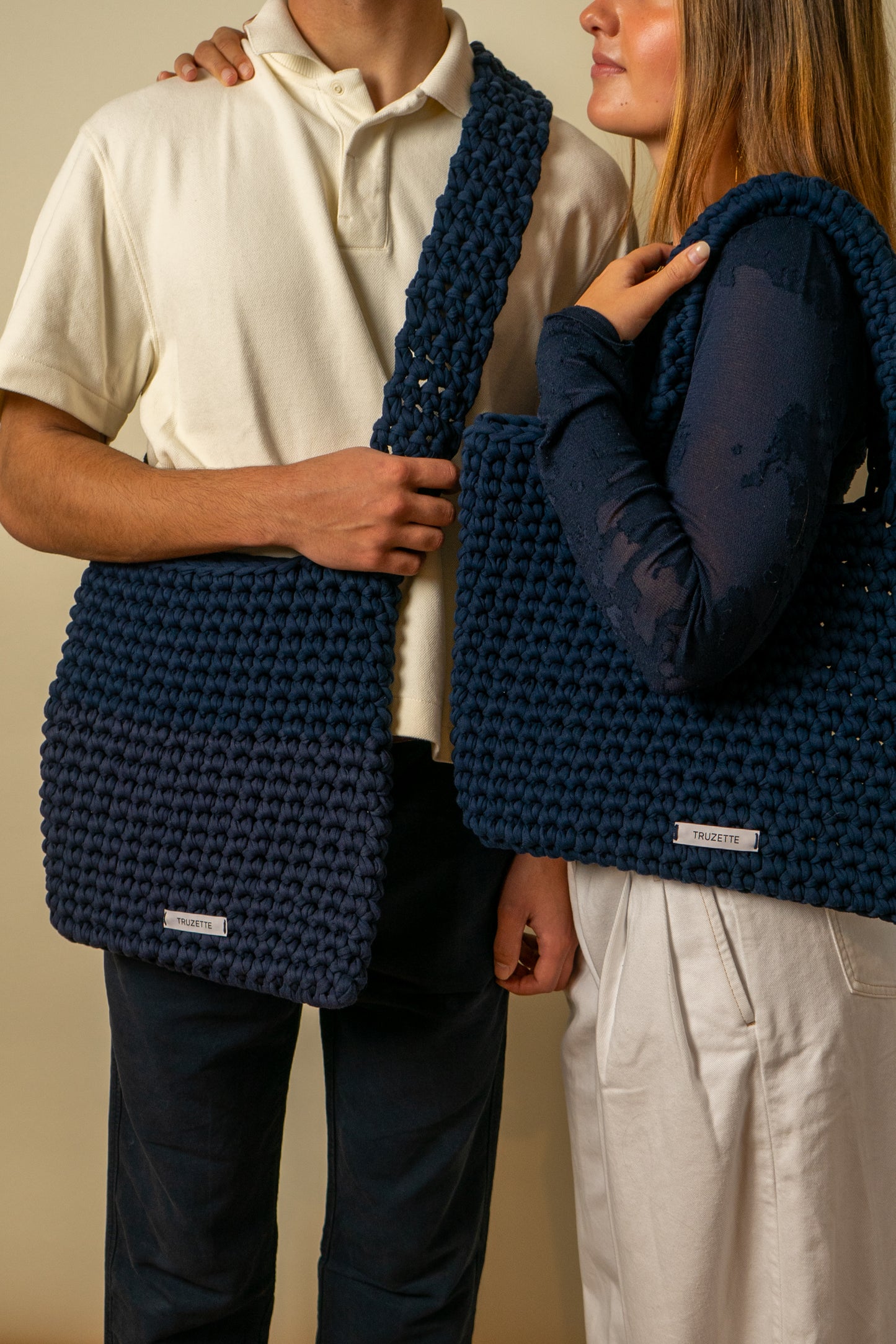 CROSSBODY DONKERBLAUW