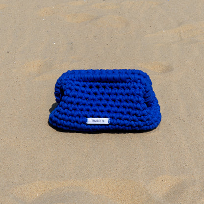 CLUTCH ELECTRIC BLUE