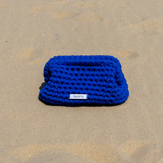 CLUTCH ELECTRIC BLUE